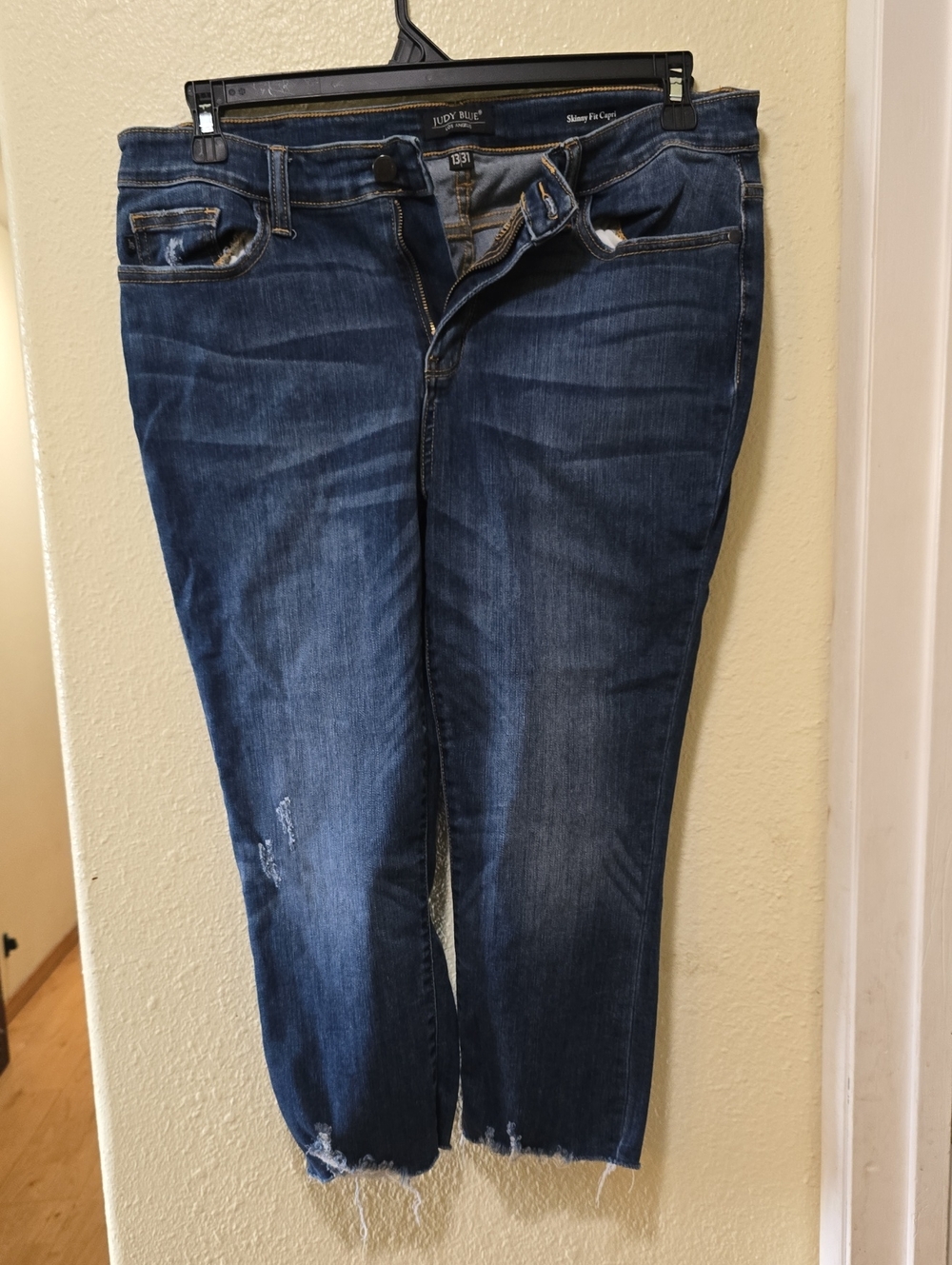 Judy Blue Distressed Dark Blue Skinny Capris Jeans